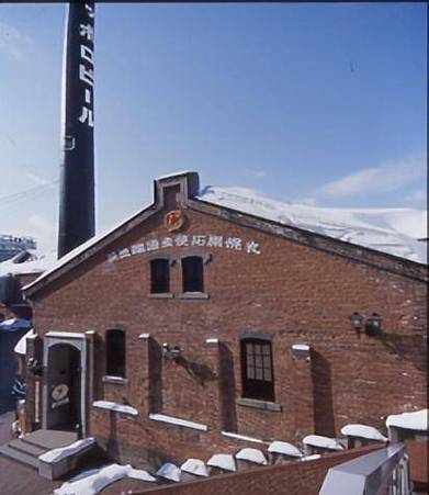 札幌特色购物商城「札幌工厂」:啤酒厂改建,拍照打卡,购物佳选_中庭